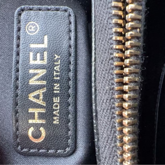 Chanel GST Caviar Tote Gold Chain Bag - Picture 3 of 8